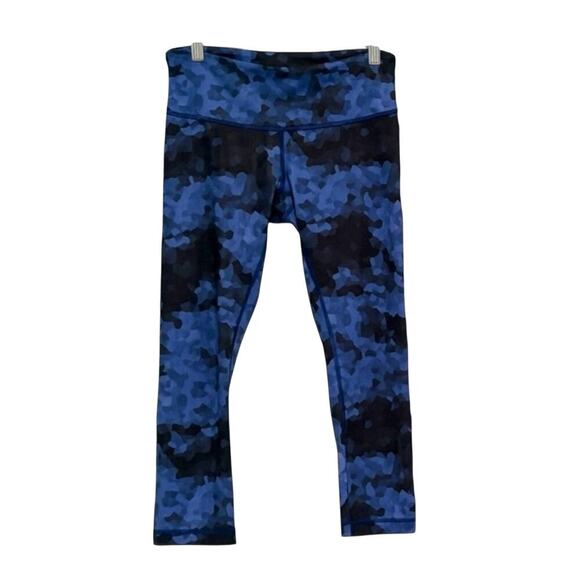 lululemon athletica Pants - Lululemon Athletica Cropped Low Rise Camouflage Leggings Blue Black 6 NWOT